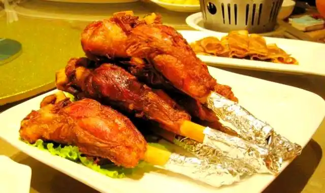 The Allure of Northwest Cuisine: From Hand-Gripped Lamb to a Feast of Roasted Lamb Ribs
