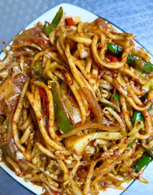 Northwestern-Style Stir-Fried Hand-Pulled Noodles