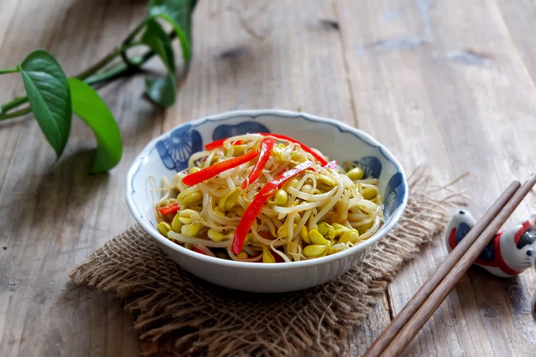 Vegetarian Chinese Cuisine Stir-Fried Bean Sprouts