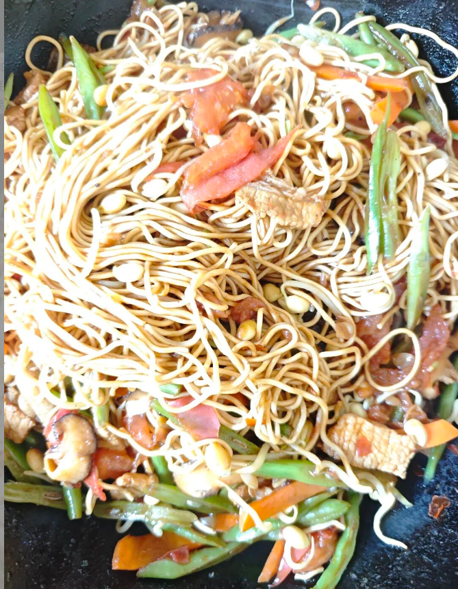 Step-by-Step Guide to Making Henan's Traditional Delicacy: Steamed Braised Noodles